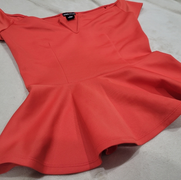 Red off-shoulder peplum top with v-neck boning - Picture 2 of 3